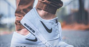 How to Wear Sneakers Like Millionaires: 5 Things to Do How to wear sneakers