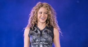 Shakira to Make History as First South American Artist to Receive MTV Video Vanguard Award Shakira Makes History to Recieve MTV Video Vanguard Award